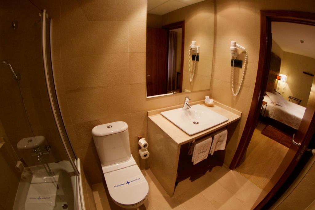 Hotel Santa Cristina Petit Spa Canfranc Bagian luar foto