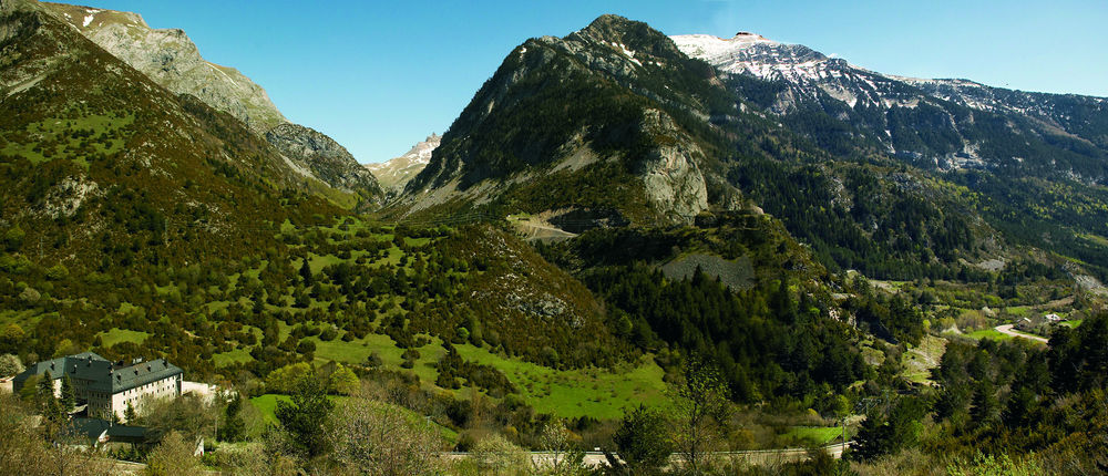 Hotel Santa Cristina Petit Spa Canfranc Bagian luar foto