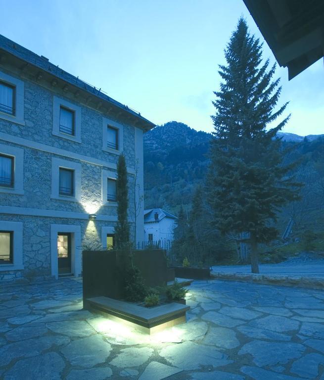 Hotel Santa Cristina Petit Spa Canfranc Bagian luar foto