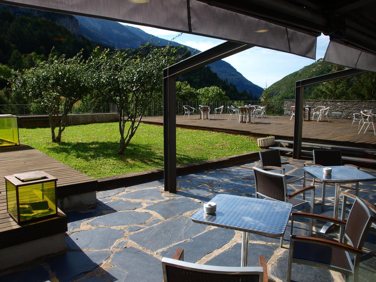 Hotel Santa Cristina Petit Spa Canfranc Bagian luar foto