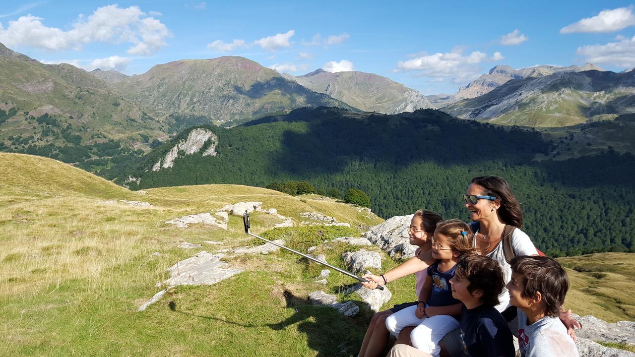 Hotel Santa Cristina Petit Spa Canfranc Bagian luar foto