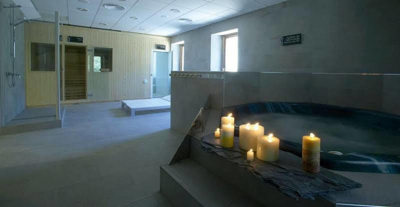 Hotel Santa Cristina Petit Spa Canfranc Bagian luar foto